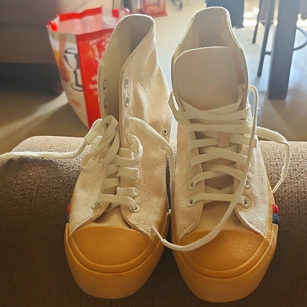 Mens size 8 1/2 pro keds. Worn only once